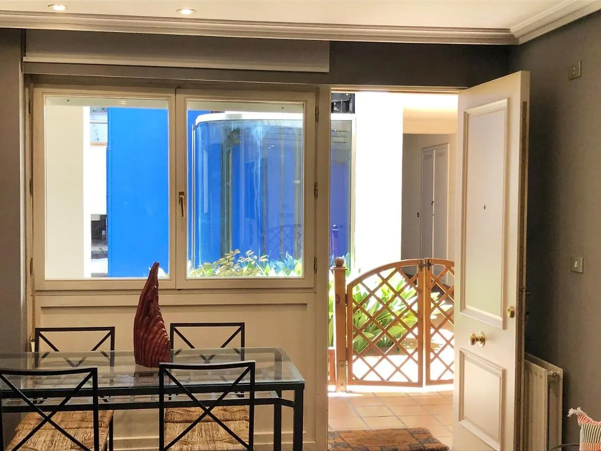 Apartamento Frente Al Guggenheim. Urbanizacion De Lujo En El Centro 毕尔巴鄂 0*,  西班牙
